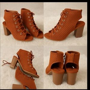 Daytrip Lace-Up Peep Toe Booties | Brown Suede Perforated Block Heel Sz 7